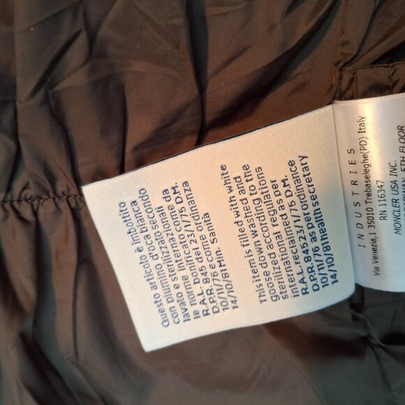 Moncler puffer jacket kids size 4 - Picture 6 of 9